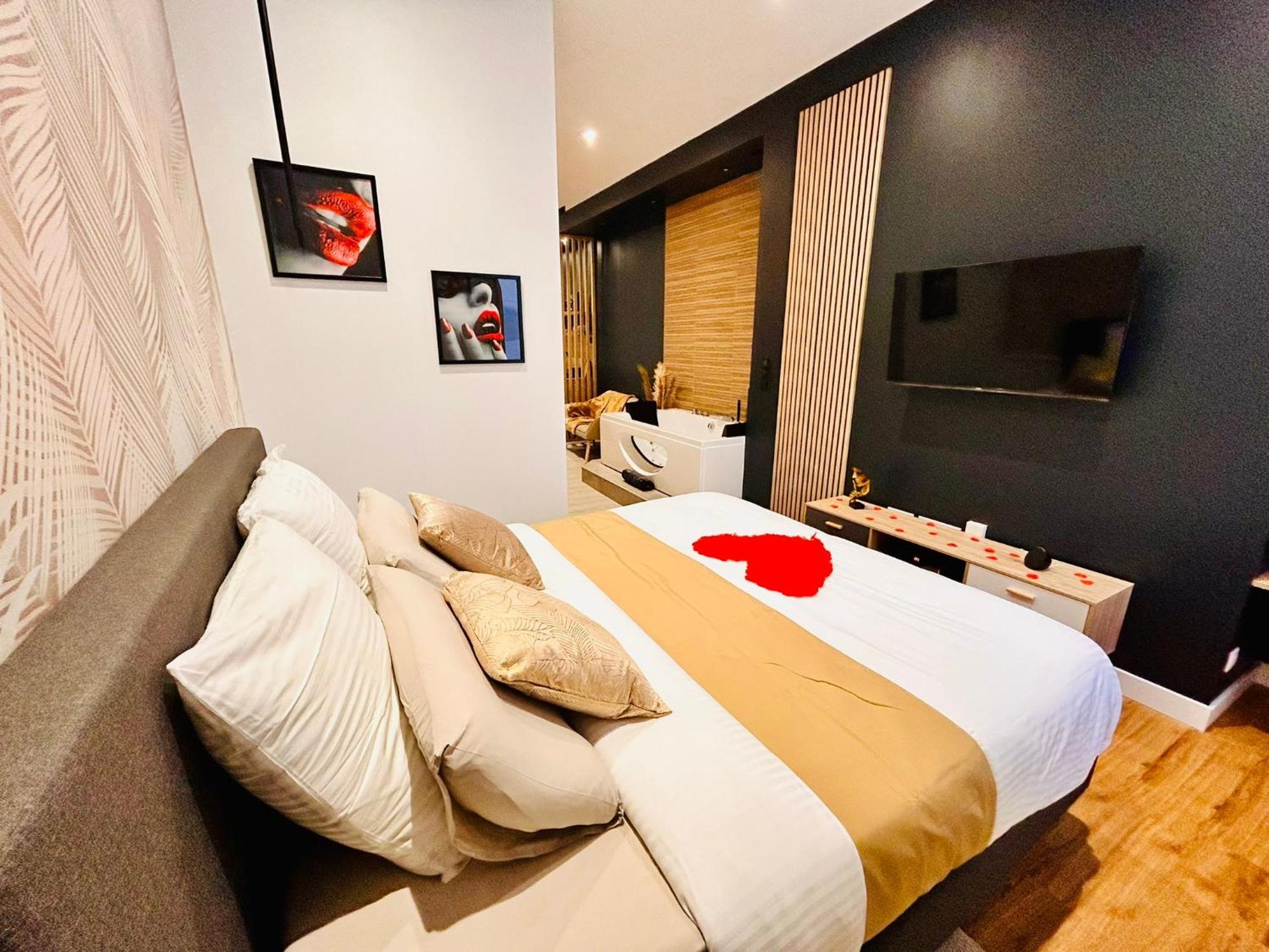 Suite Cosy Jacuzzi Troyes - Secrets D'Ana Exterior photo
